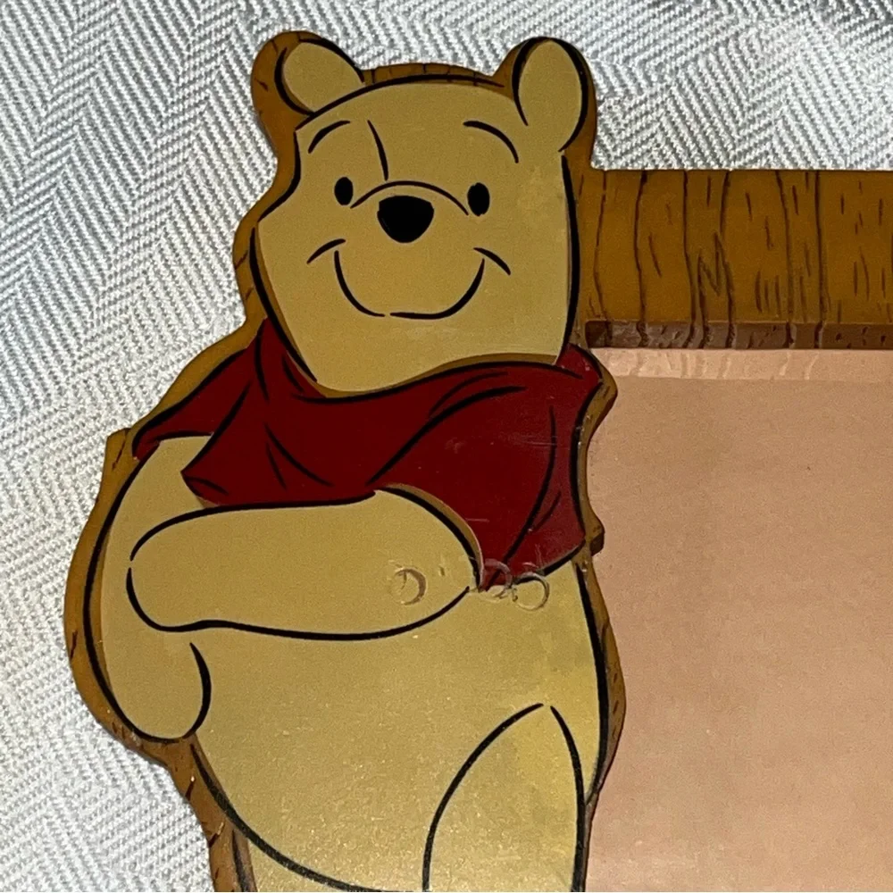 Disney Store Winnie the Pooh Picture Frame Holds 5” x 3 1/2” Picture‎